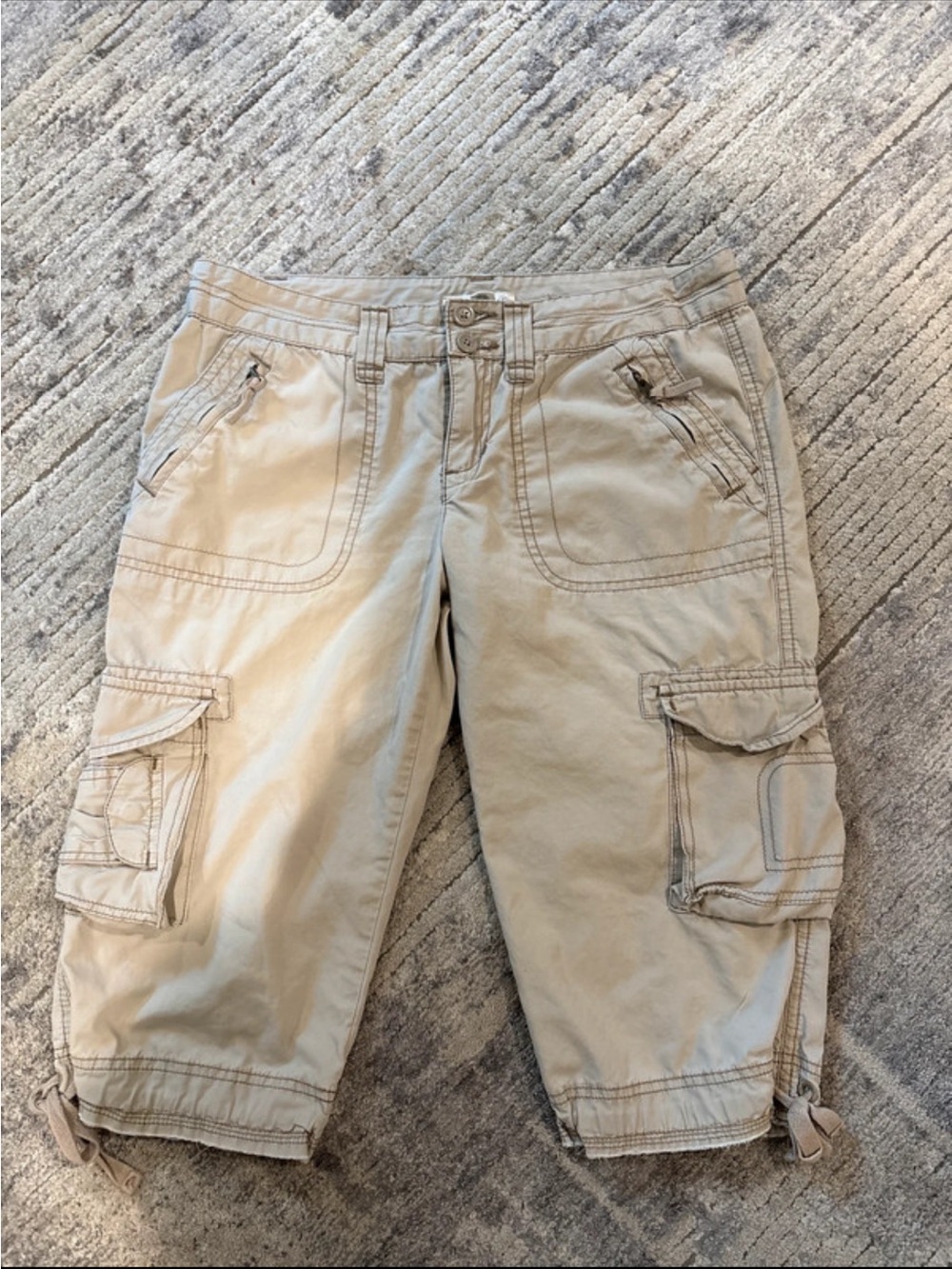 Aeropostale Y2K Low Rise Khaki Cargo Shorts